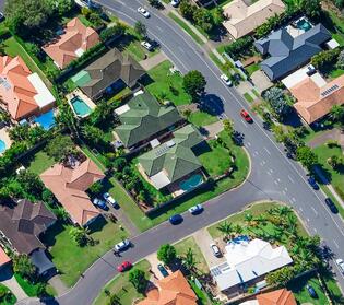 <b>Donec nec justo eget felis facilisis fermentum. Aliquam porttitor mauris sit amet orci. Aenean dignissim pellentesque felis.</b> 